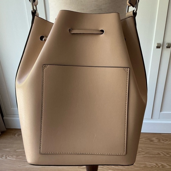 Zara Faux Leather Bucket Crossbody Cream/Beige Elegant Tan Bucket Bag - Picture 5 of 12